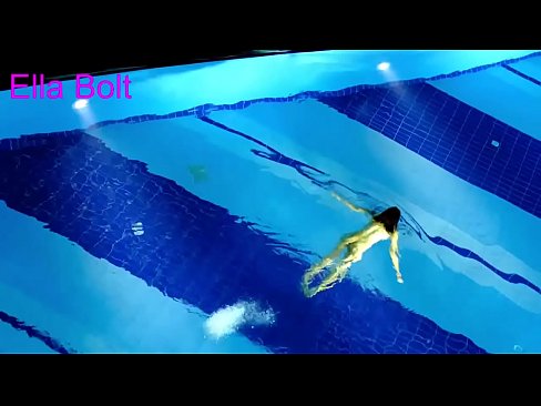 ❤️ Ik kin net ophâlde te sjen, jonge blonde fongen neaken swimmen yn ELLA BOLT resort pool ️ Anale fideo by ús fy.hentaidude.ru