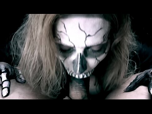 ❤️ Demon famke sûgje hoanne mei har swarte mûle en slikken cum. ️ Anale fideo by ús fy.hentaidude.ru